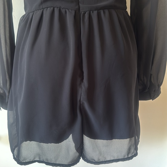 💕Abercrombie & Fitch Black Chiffon Long Sleeve Romper Shorts 4 EUC - Picture 8 of 13